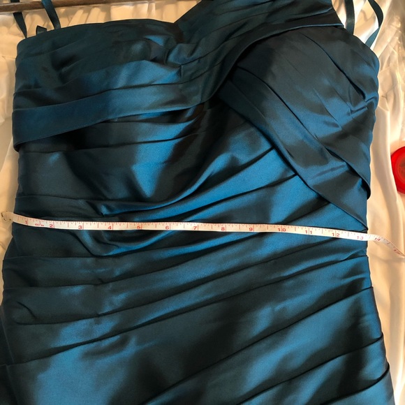 Gorgeous formal gown - Picture 7 of 8